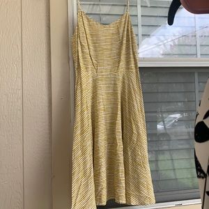 SMALL. OLD NAVY. WHITE/GOLD STRIPPED DRESS!!